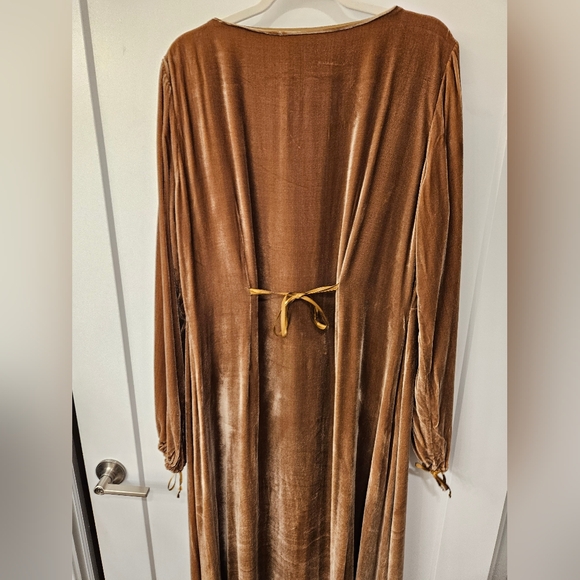 Vintage - Rayon/Silk Blend Velvet Boston Proper Tan Maxi Dress - Size XL - Picture 11 of 12